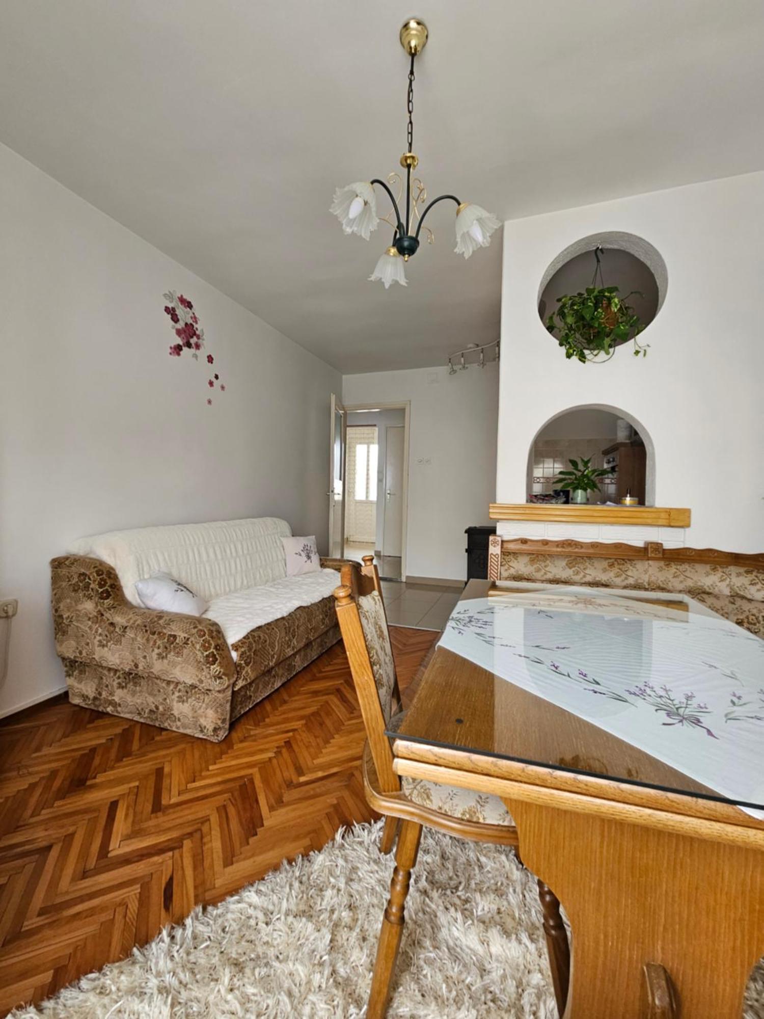 Apartman Noa คนิน ภายนอก รูปภาพ