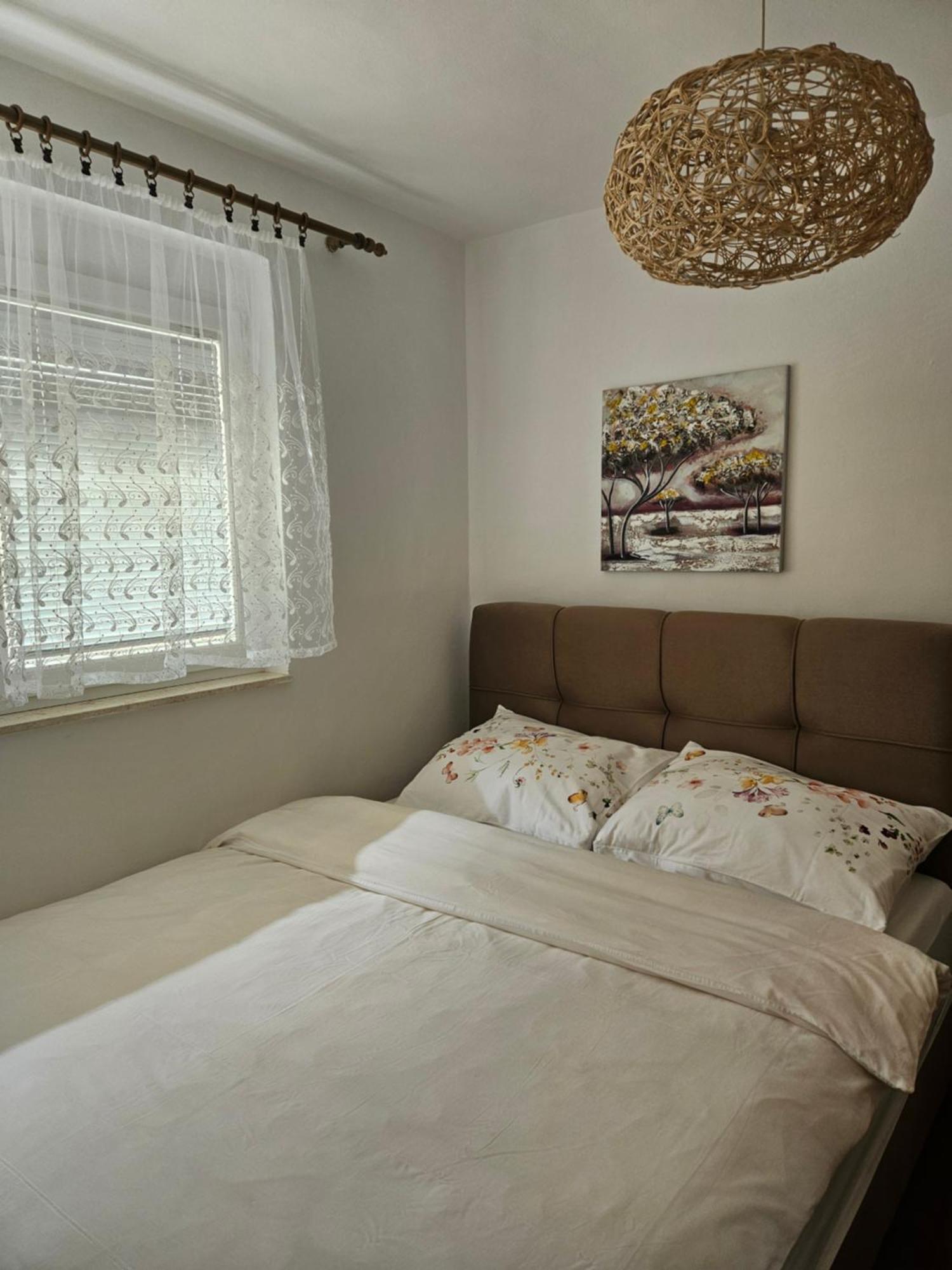 Apartman Noa คนิน ภายนอก รูปภาพ